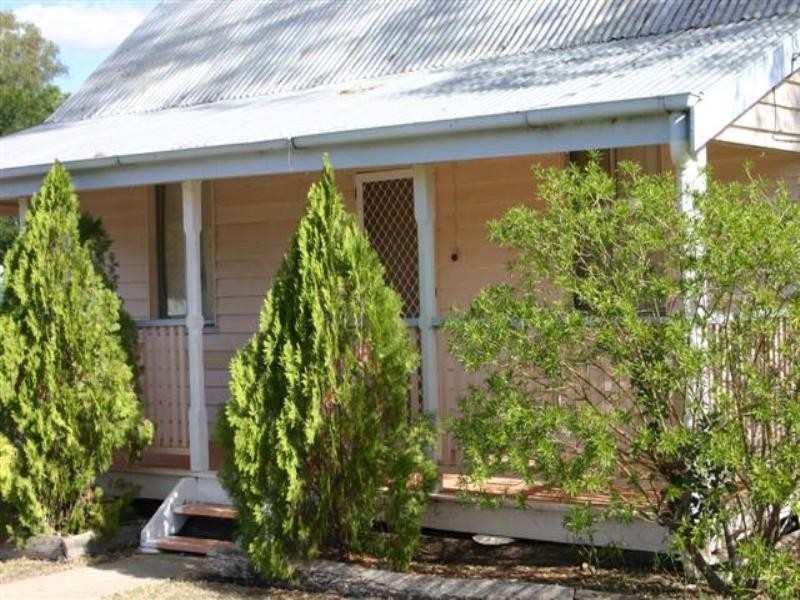 4 North Street, Dalby QLD 4405