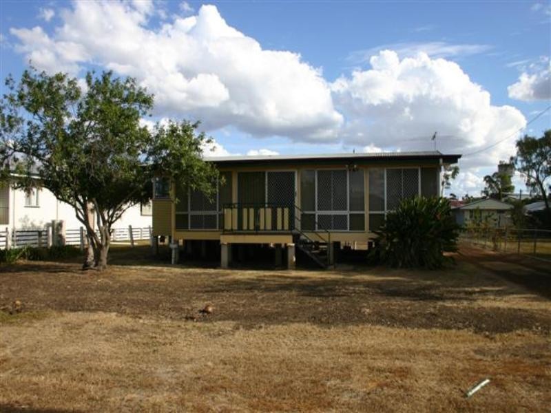 64 Palmer Street, Dalby QLD 4405