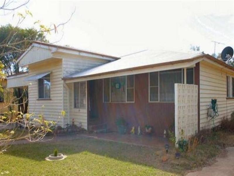 11 Moy Street, Dalby QLD 4405