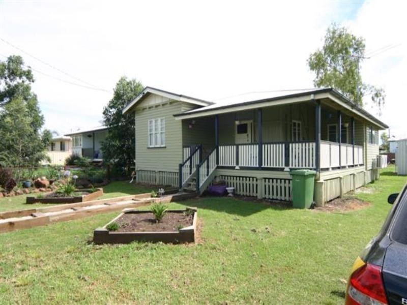 10 Carlow Drive, Dalby QLD 4405