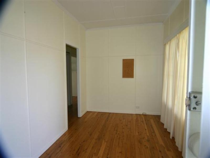 2 Vowles Street, Dalby QLD 4405