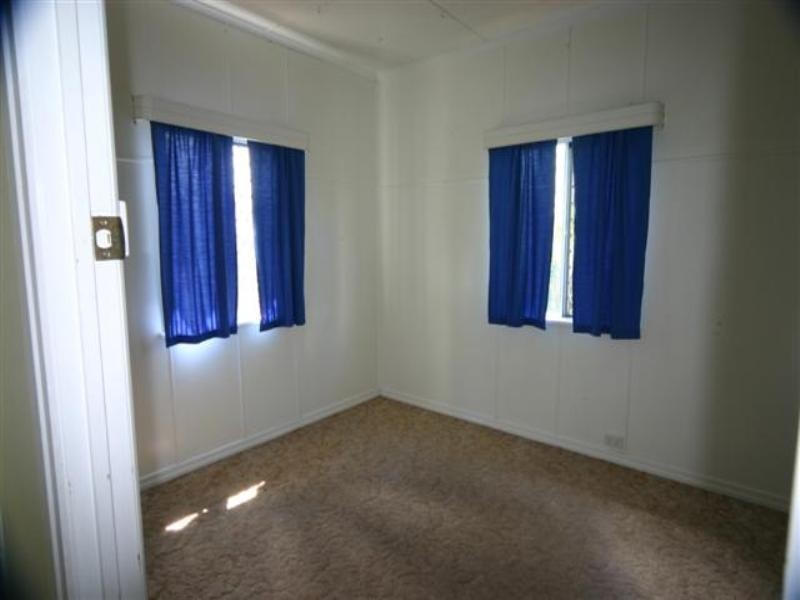 2 Vowles Street, Dalby QLD 4405