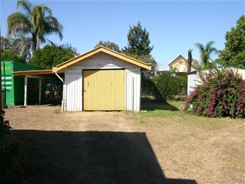 39 Charles Street, Dalby QLD 4405
