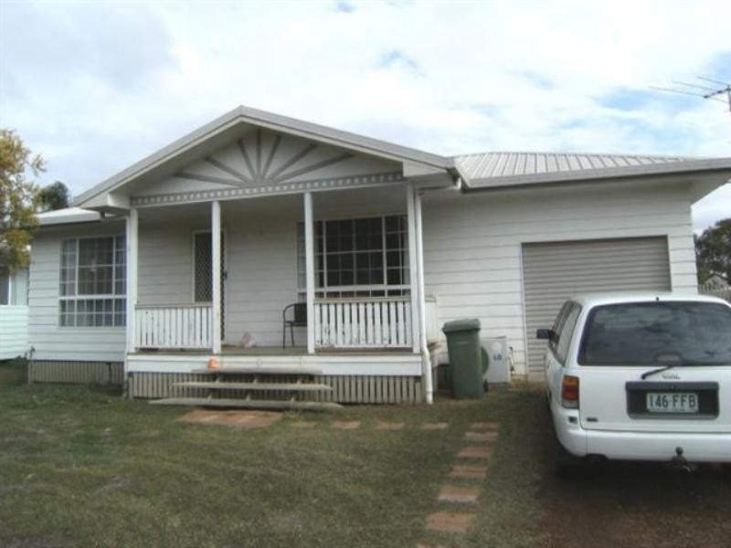 7 Lawson Street, Dalby QLD 4405