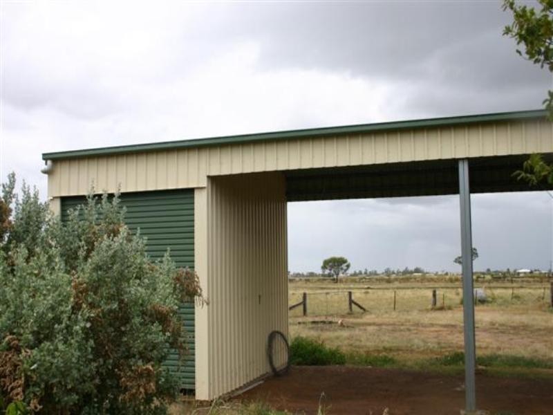 99 Oakwood Street, Dalby QLD 4405