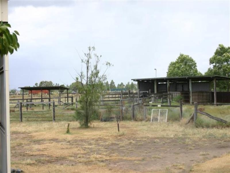 99 Oakwood Street, Dalby QLD 4405