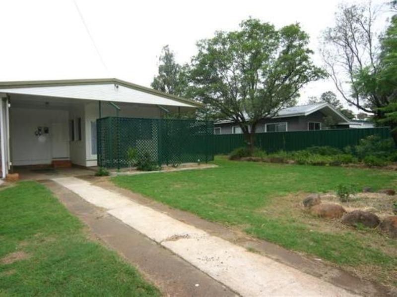 42 Geisel Street, Dalby QLD 4405