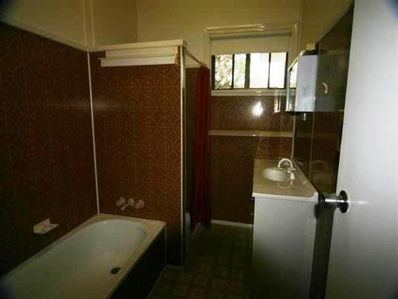 42 Geisel Street, Dalby QLD 4405