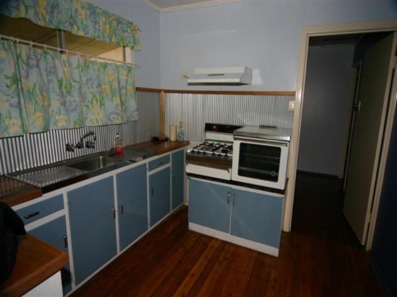 6 Nicholson, Dalby QLD 4405