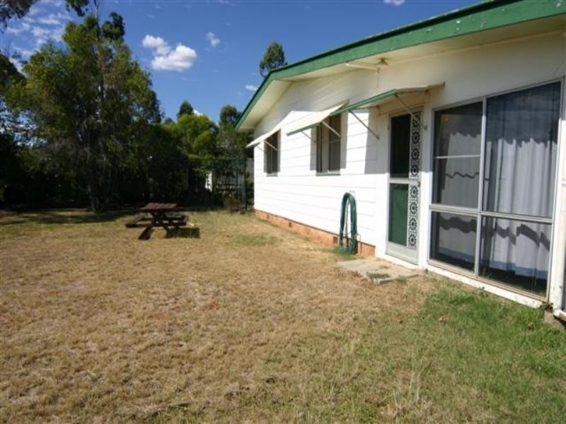 6 Nicholson, Dalby QLD 4405
