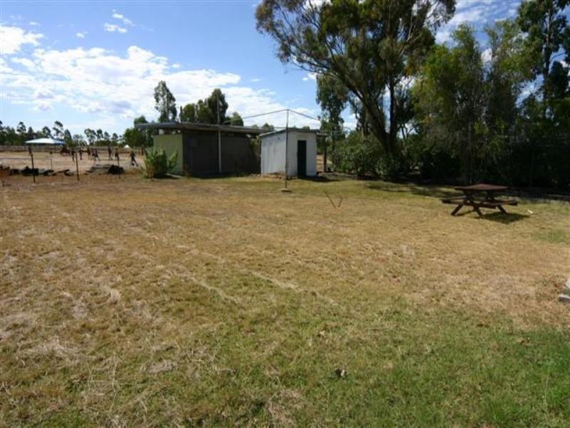 6 Nicholson, Dalby QLD 4405