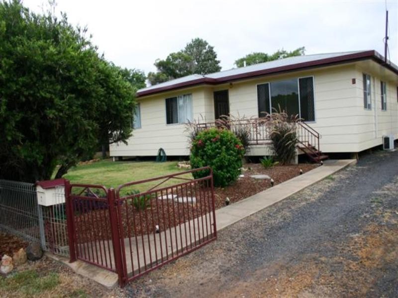 7 McQueen Street, Dalby QLD 4405