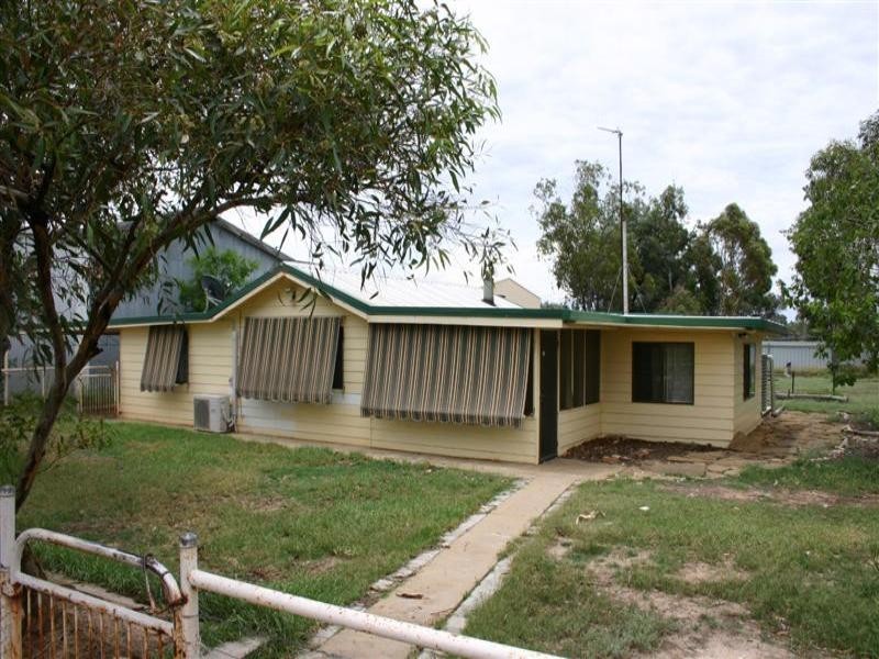 1 Gibson Street, Meandarra QLD 4422