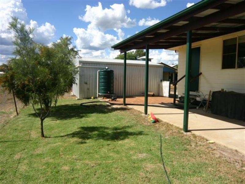 5 Mitchell Place, Dalby QLD 4405