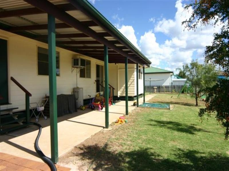 5 Mitchell Place, Dalby QLD 4405