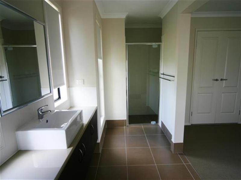 5 St Andrew Chase, Dalby QLD 4405