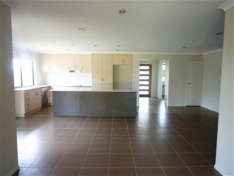 5 St Andrew Chase, Dalby QLD 4405