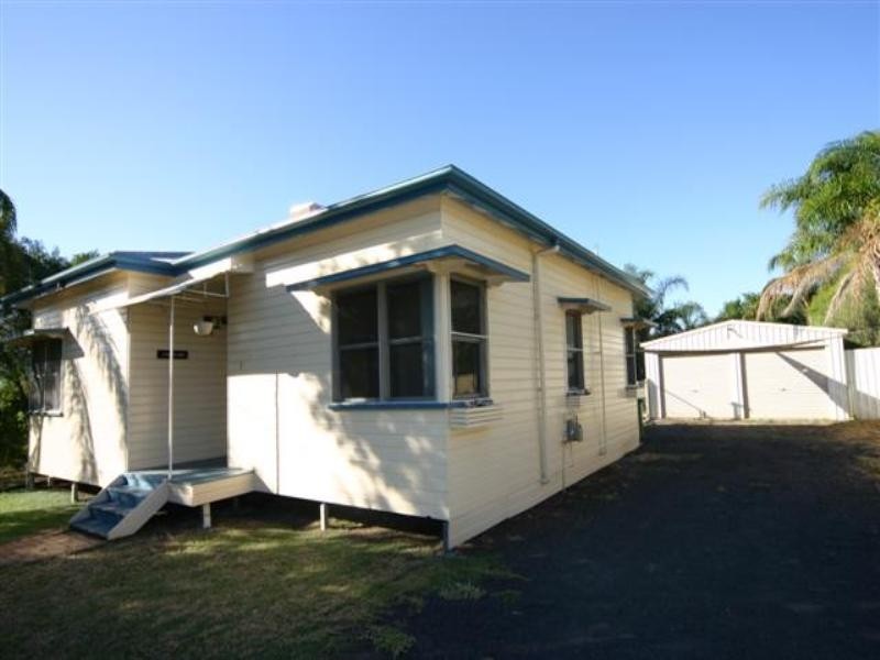 7 Moy Street, Dalby QLD 4405