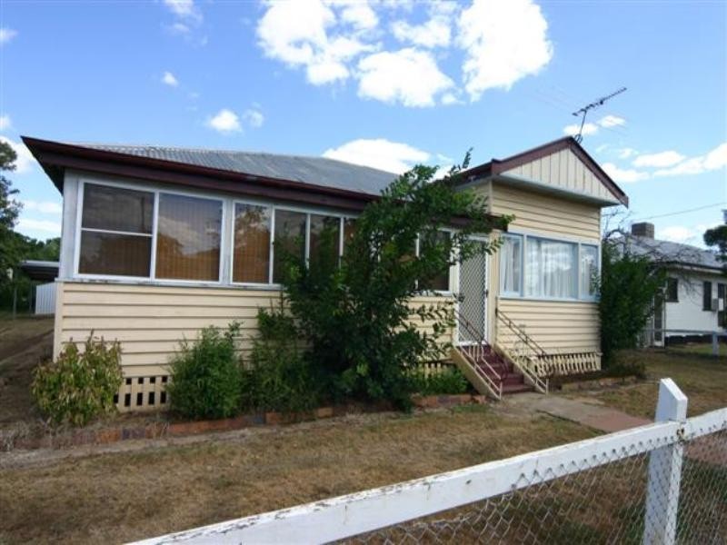 10 Alice Street, Dalby QLD 4405