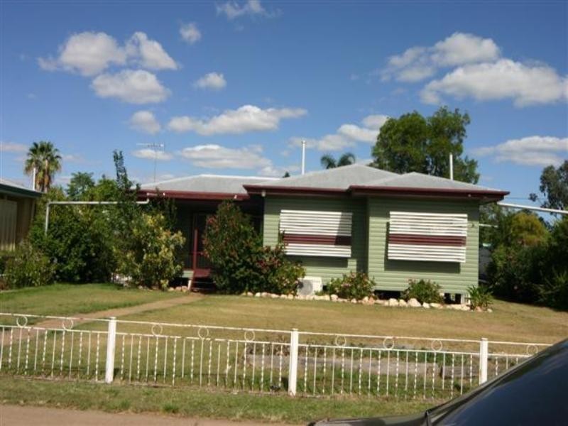 73 NICHOLSON Street, Dalby QLD 4405