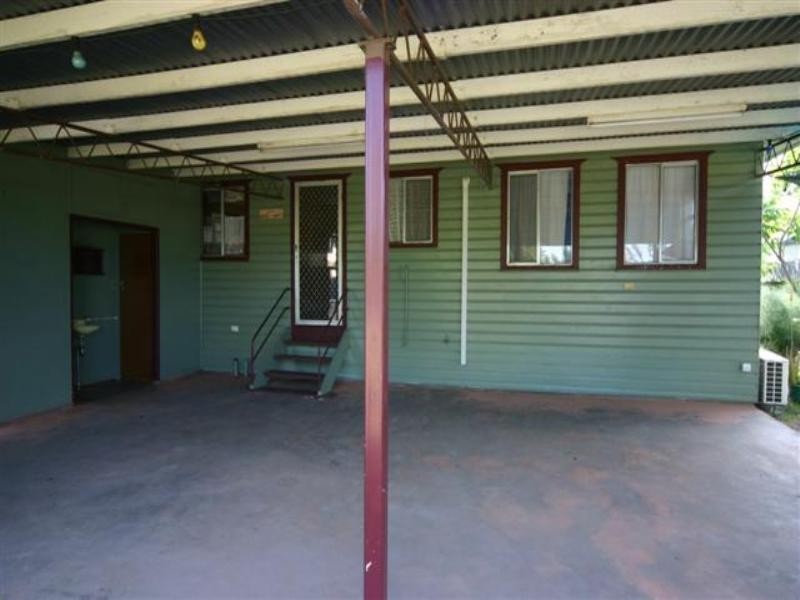 73 NICHOLSON Street, Dalby QLD 4405