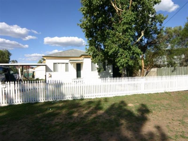 11 Thorley Street, Dalby QLD 4405