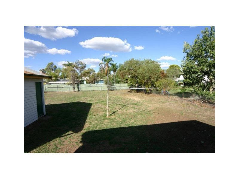 11 Thorley Street, Dalby QLD 4405