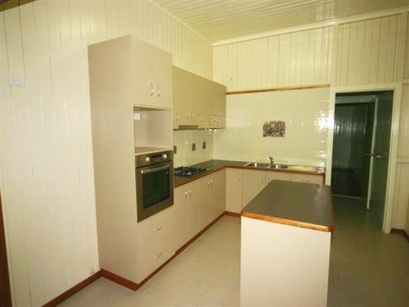 69 Pratten Street, Dalby QLD 4405