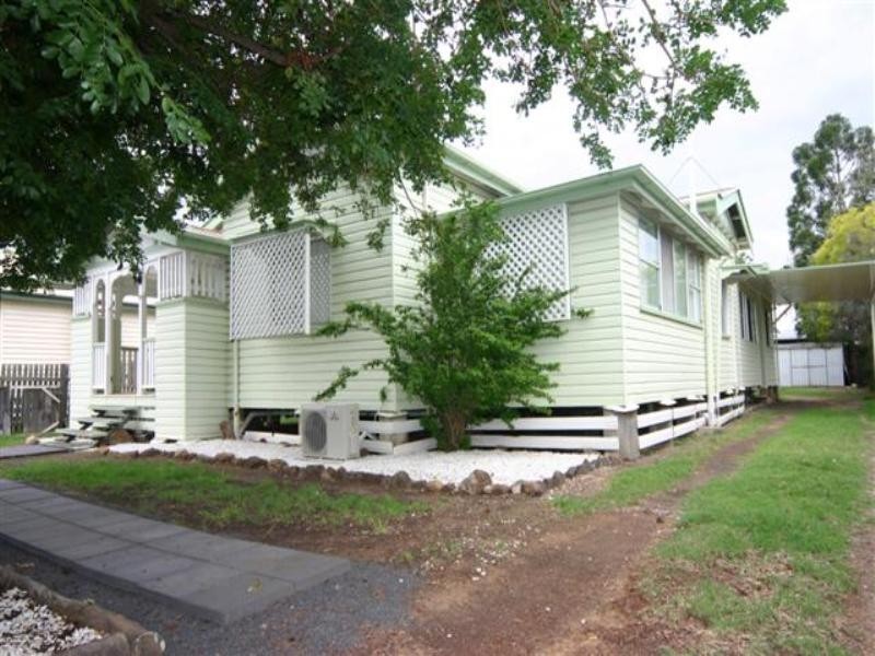 69 Pratten Street, Dalby QLD 4405
