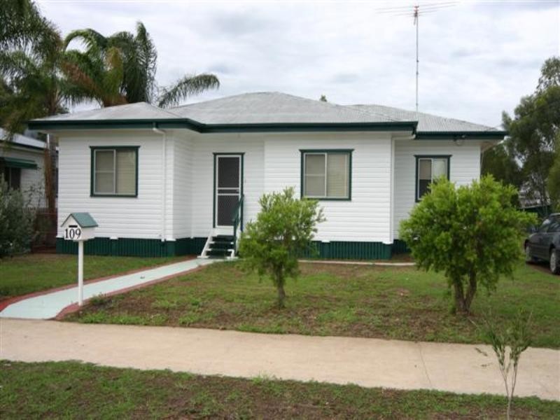 109 Bunya Street, Dalby QLD 4405