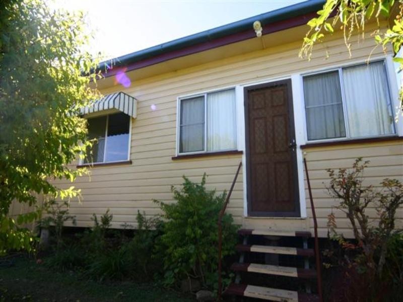 105 Bunya Street, Dalby QLD 4405