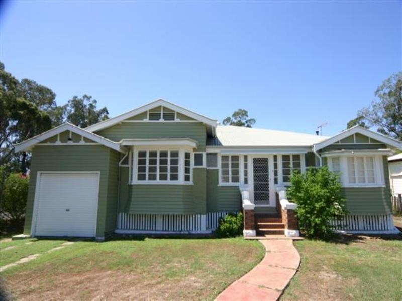 45 Bunya Street, Dalby QLD 4405