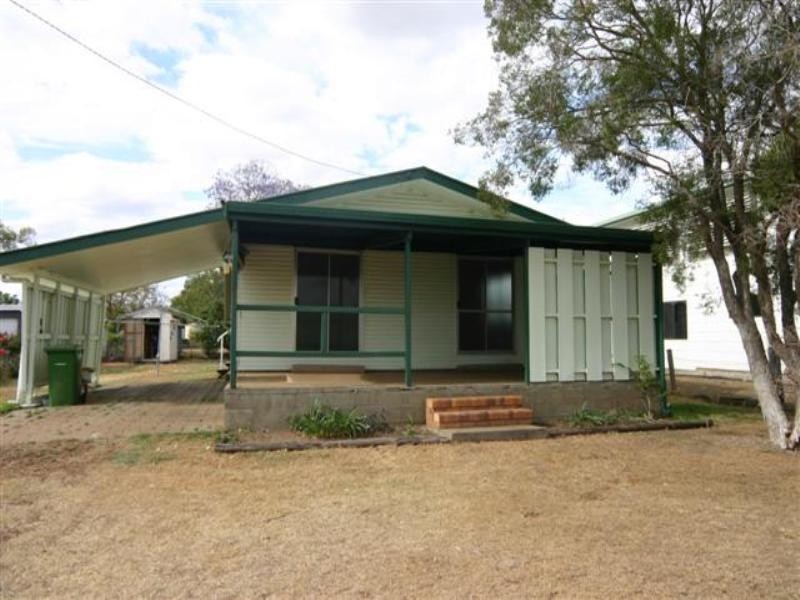 9 Swallow Street, Dalby QLD 4405