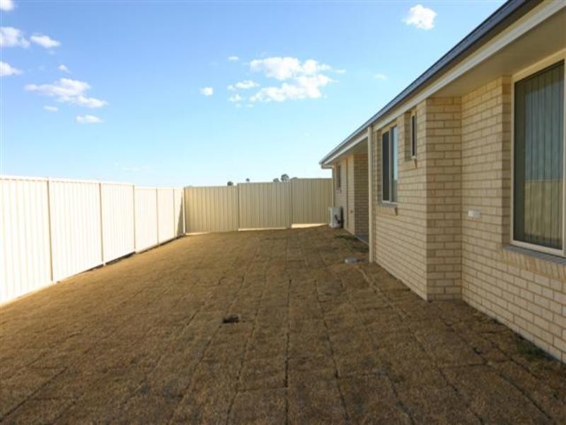 5 Keys Place, Dalby QLD 4405