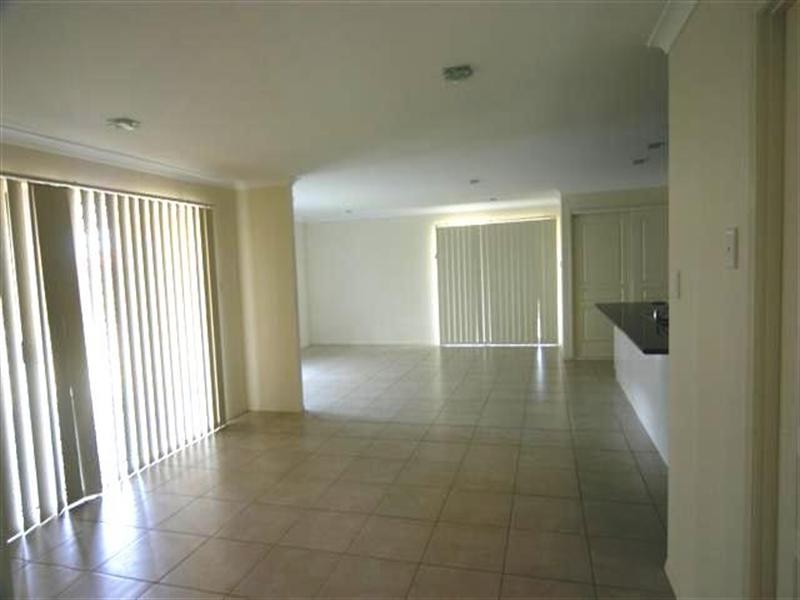 6 St Andrews Chase, Dalby QLD 4405