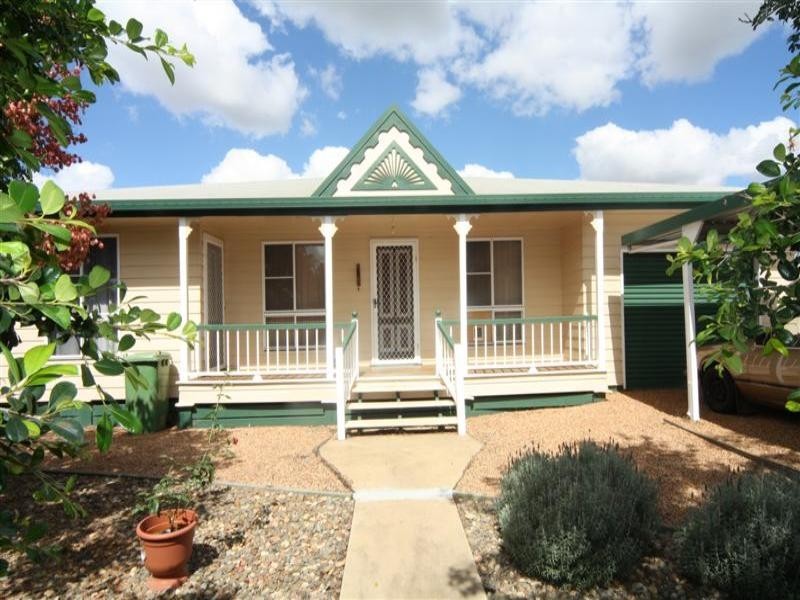 11 Leichhardt Avenue, Dalby QLD 4405