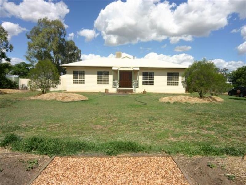 215 Oakwood Street, Dalby QLD 4405