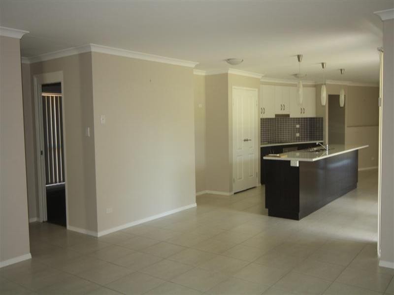 8 St Andrews Chase, Dalby QLD 4405