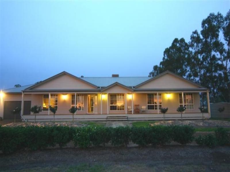 38 Sandalwood Avenue West, Dalby QLD 4405