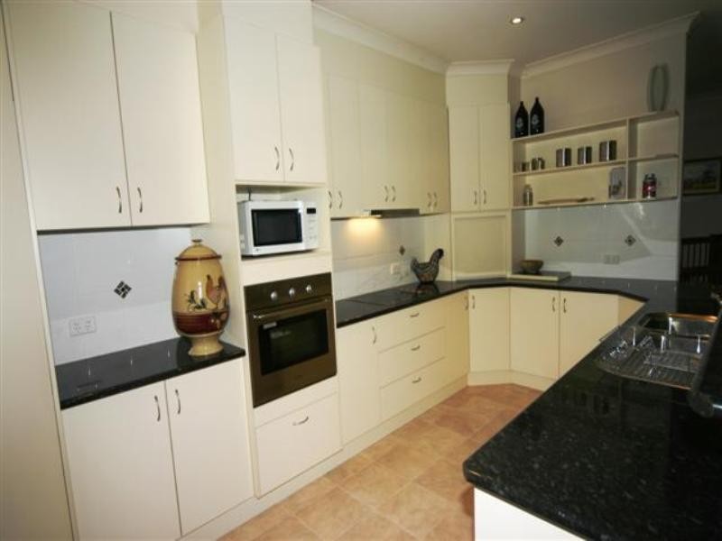 38 Sandalwood Avenue West, Dalby QLD 4405