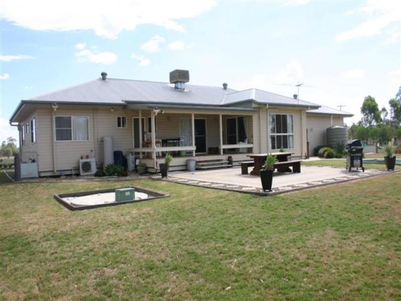 38 Sandalwood Avenue West, Dalby QLD 4405