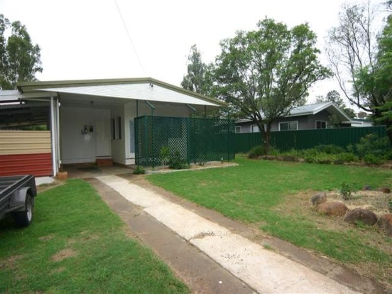 42 Geisel Street, Dalby QLD 4405