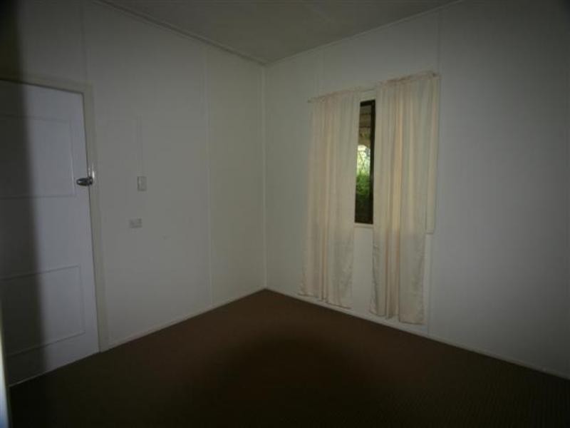 42 Geisel Street, Dalby QLD 4405