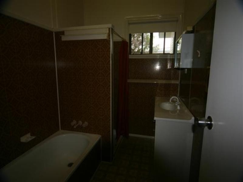 42 Geisel Street, Dalby QLD 4405