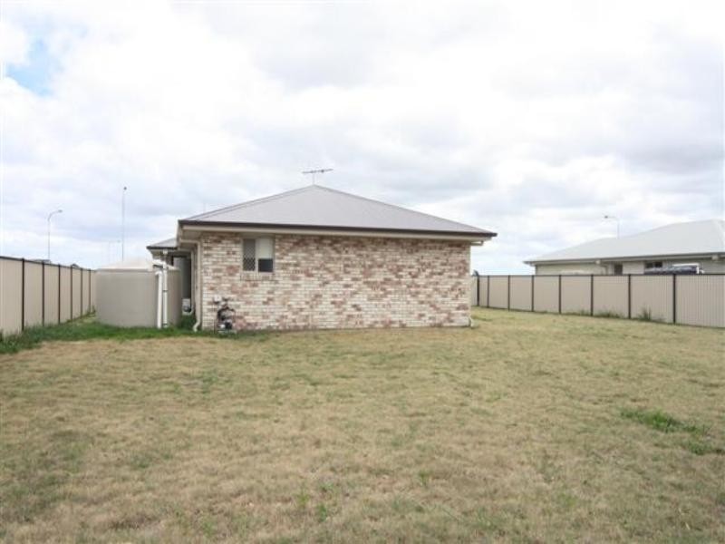 18 Gosden Drive, Dalby QLD 4405