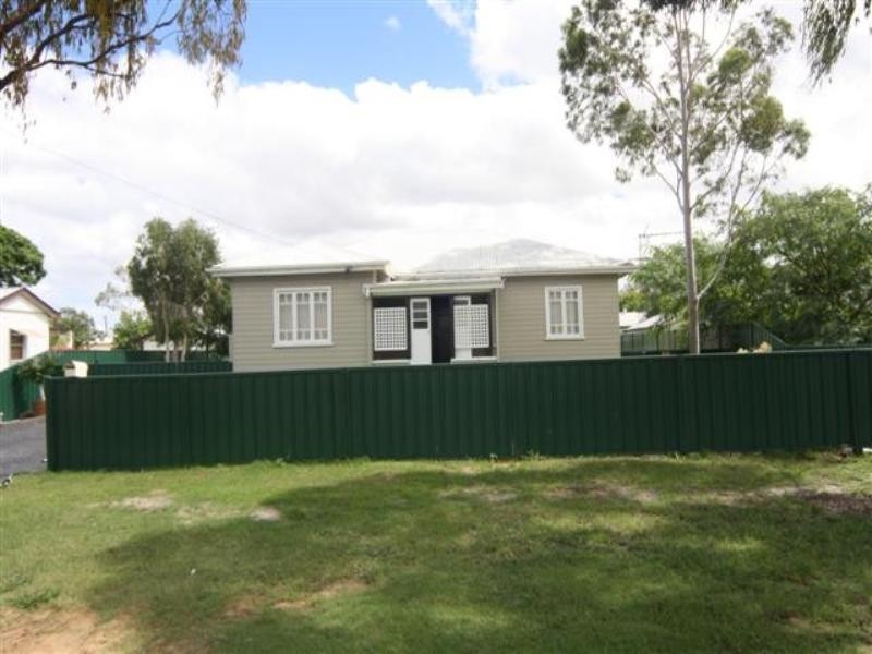 110 Pratten Street, Dalby QLD 4405
