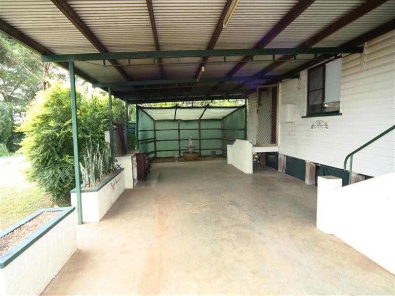 16 Wallace Street, Dalby QLD 4405