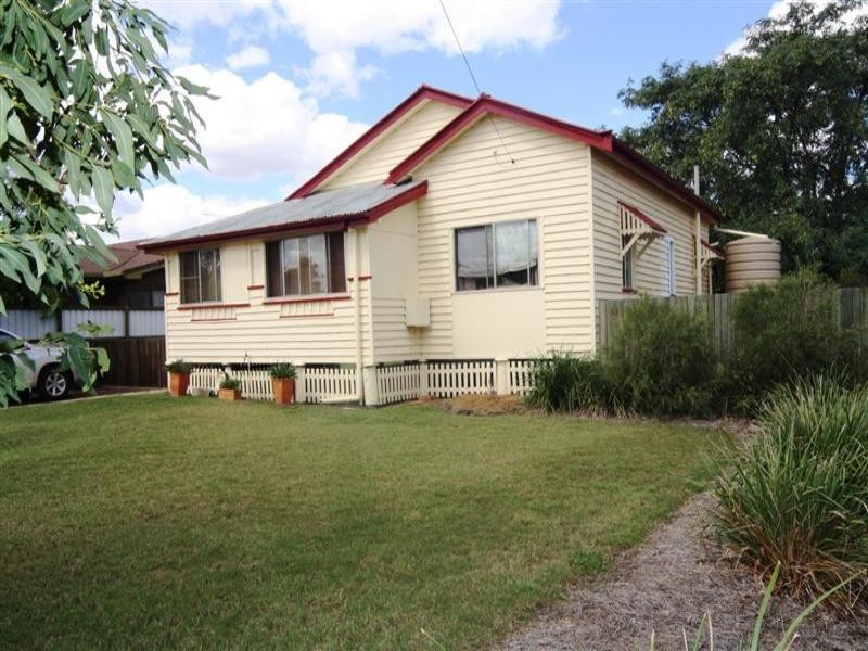 175 Pratten Street, Dalby QLD 4405