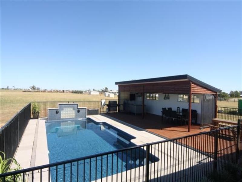 56 Hedge Road, Dalby QLD 4405