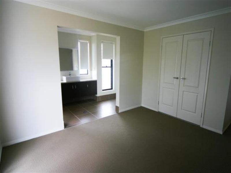 5 St Andrews Chase, Dalby QLD 4405